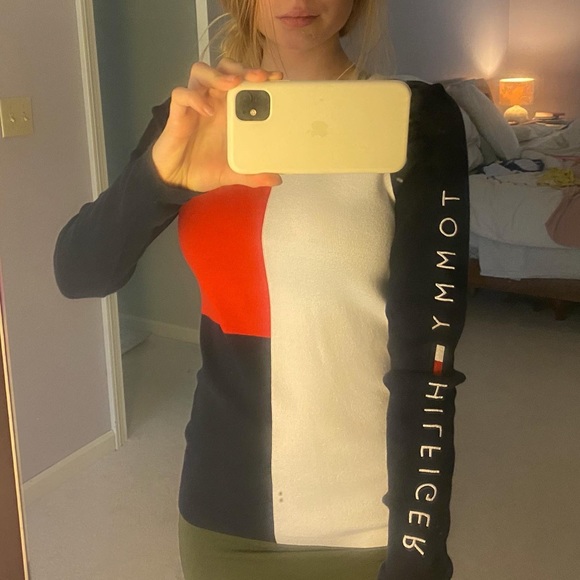Tommy Hilfiger long sleeve top worn once - Picture 2 of 6